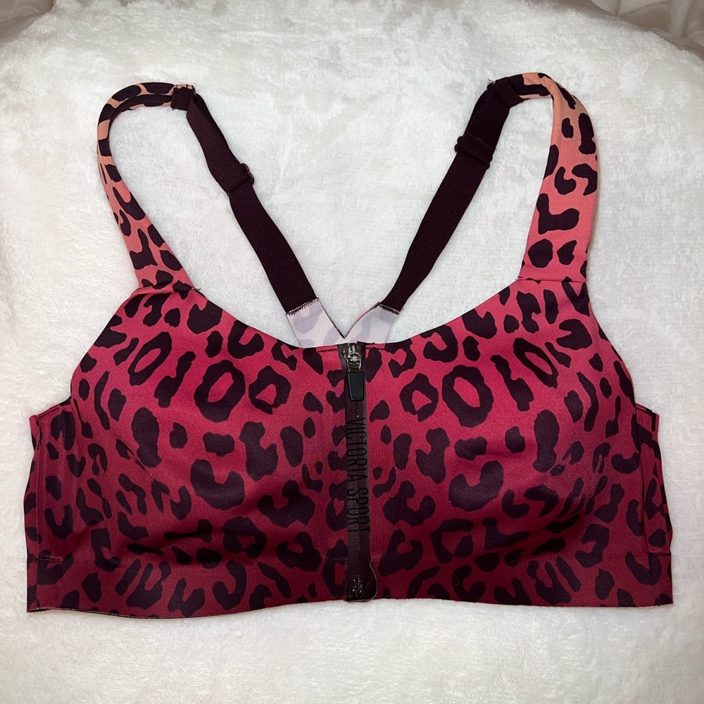 Victoria’s Secret incredible knockout ultra max bra 36C